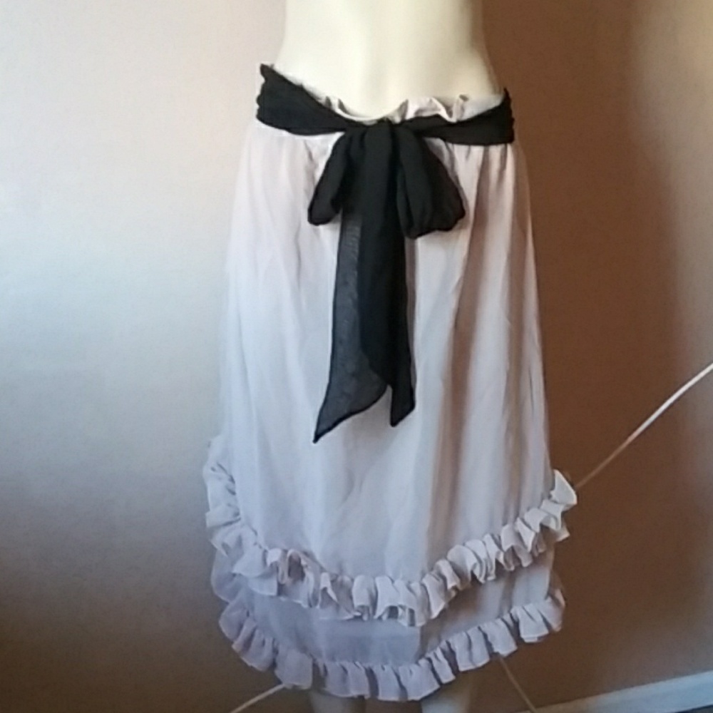 H&M 8, in size